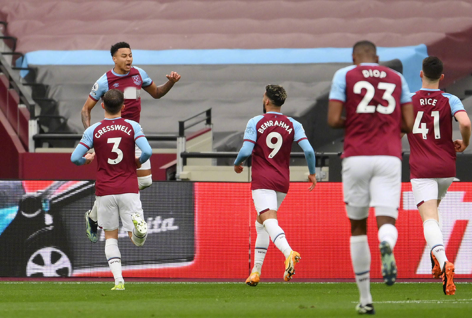 斗志昂扬 斗志昂扬